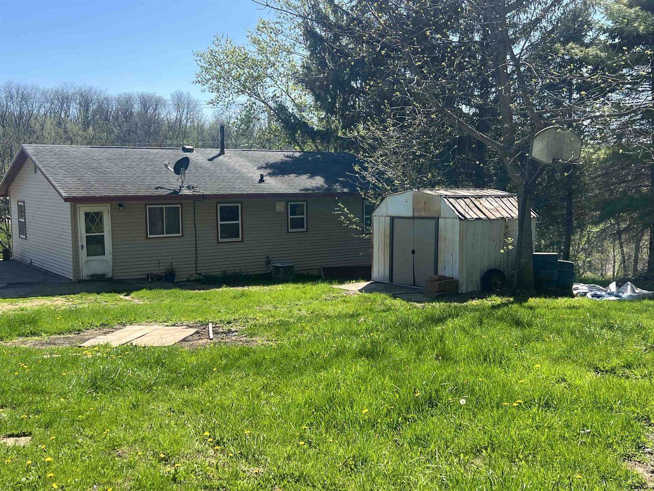 120 East Street, Potosi, WI 53820