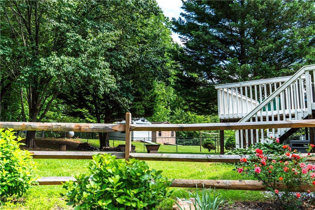 1573 Twin Oaks Drive, King, NC 27021