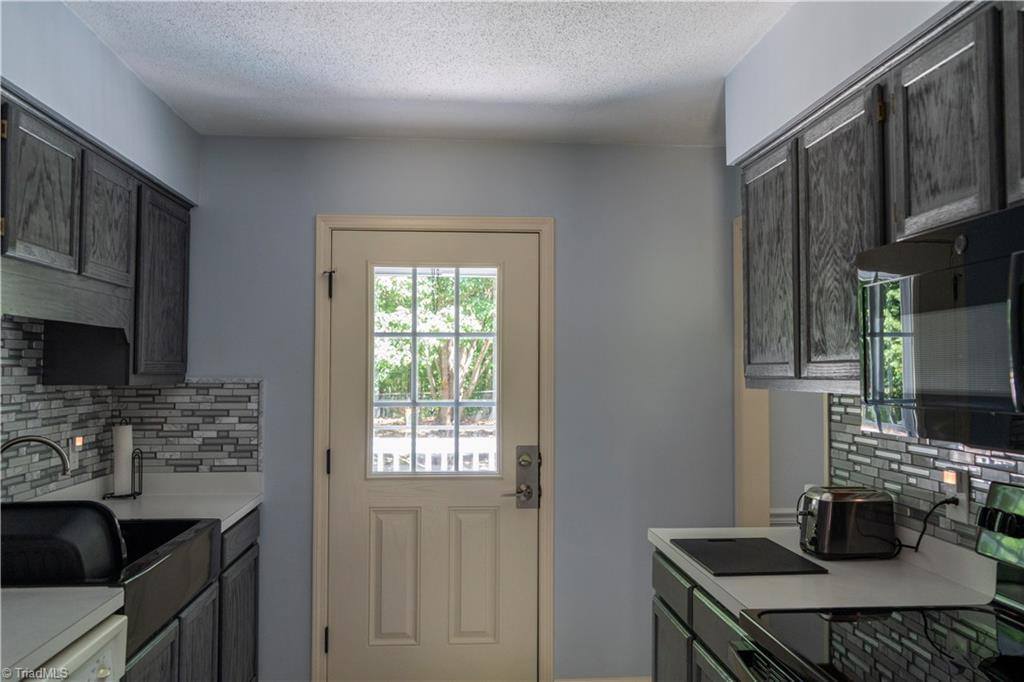 1573 Twin Oaks Drive, King, NC 27021