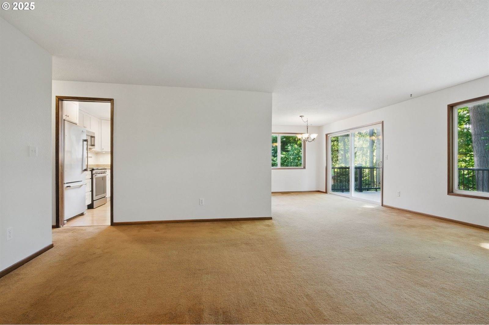 6490 Chessington Ln, Gladstone, OR 97027