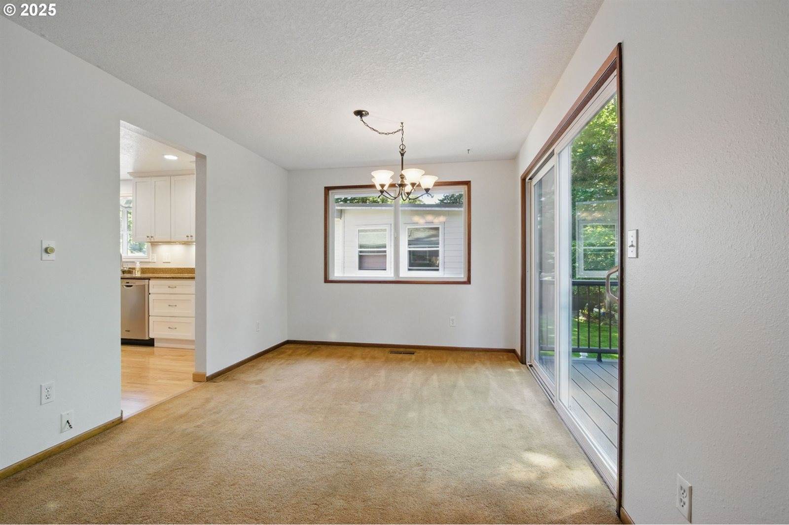 6490 Chessington Ln, Gladstone, OR 97027