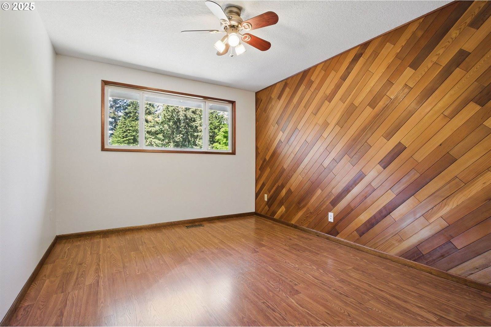 6490 Chessington Ln, Gladstone, OR 97027