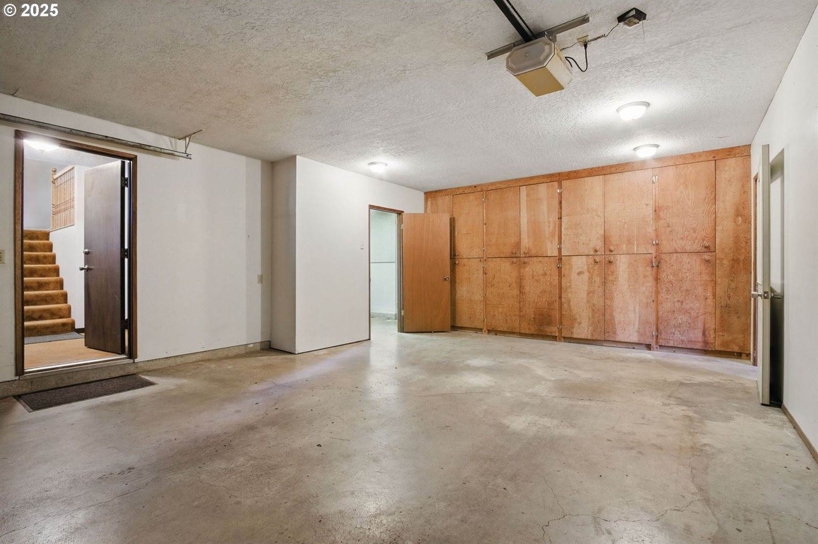 6490 Chessington Ln, Gladstone, OR 97027