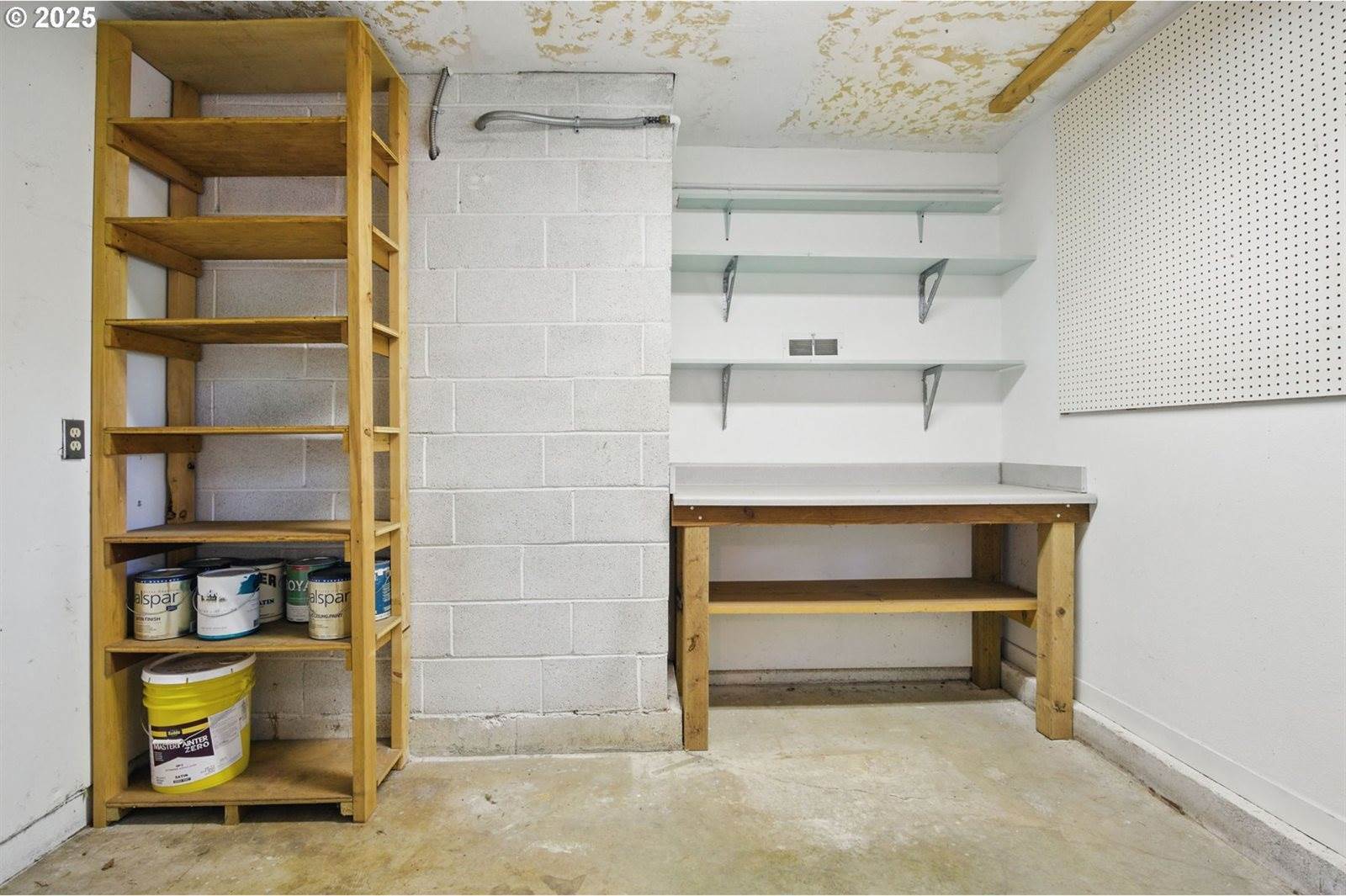 6490 Chessington Ln, Gladstone, OR 97027