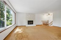 6490 Chessington Ln, Gladstone, OR 97027