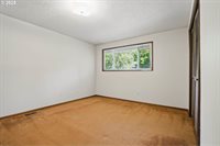 6490 Chessington Ln, Gladstone, OR 97027
