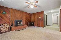 6490 Chessington Ln, Gladstone, OR 97027