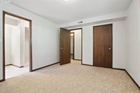 6490 Chessington Ln, Gladstone, OR 97027