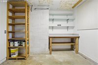 6490 Chessington Ln, Gladstone, OR 97027