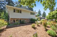 6490 Chessington Ln, Gladstone, OR 97027