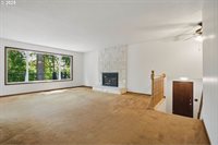 6490 Chessington Ln, Gladstone, OR 97027