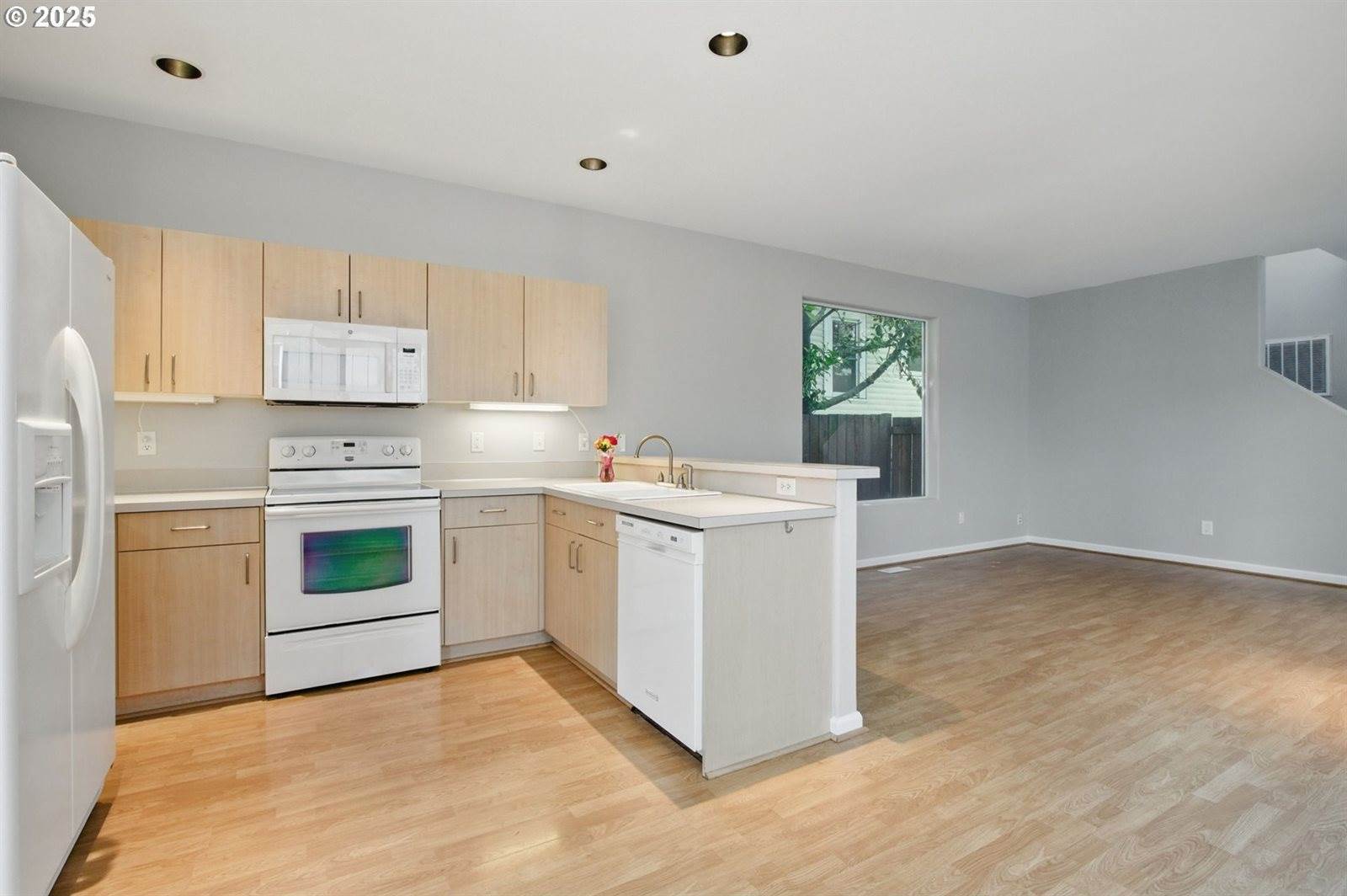 8564 North Mohawk Ave, Portland, OR 97203