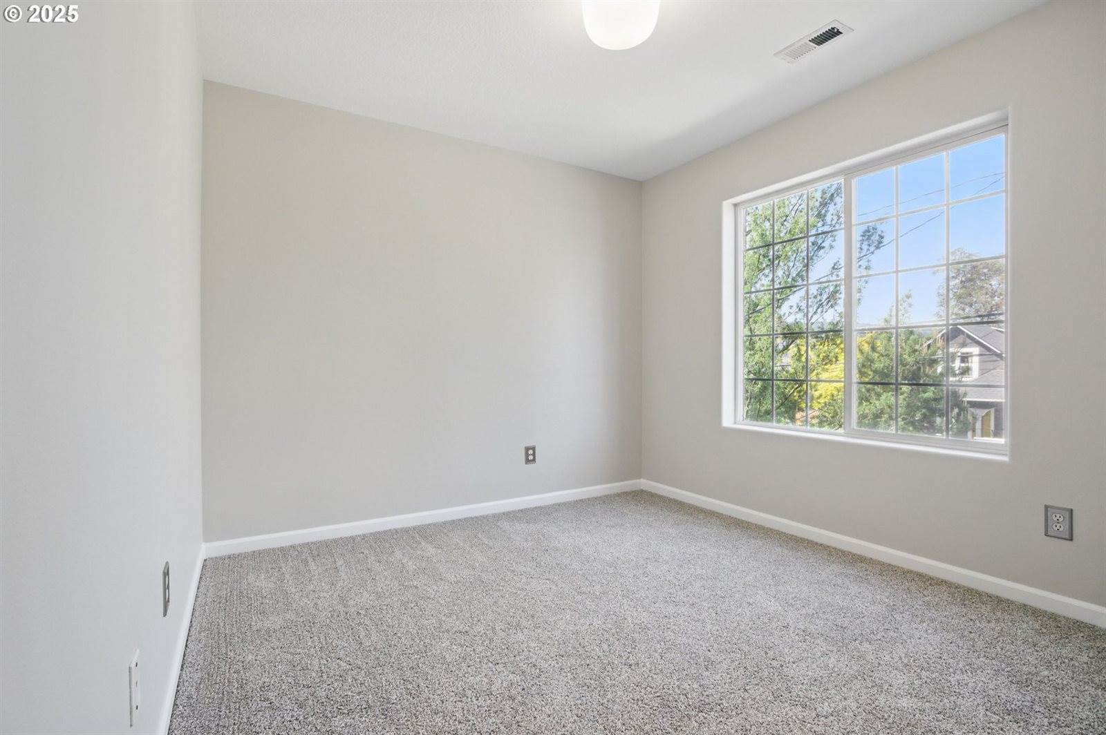 8564 North Mohawk Ave, Portland, OR 97203