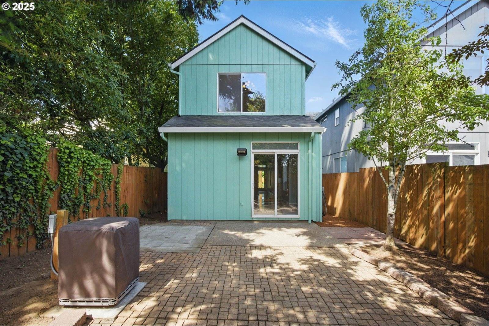 8564 North Mohawk Ave, Portland, OR 97203