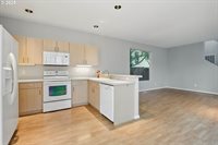 8564 North Mohawk Ave, Portland, OR 97203