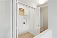 8564 North Mohawk Ave, Portland, OR 97203