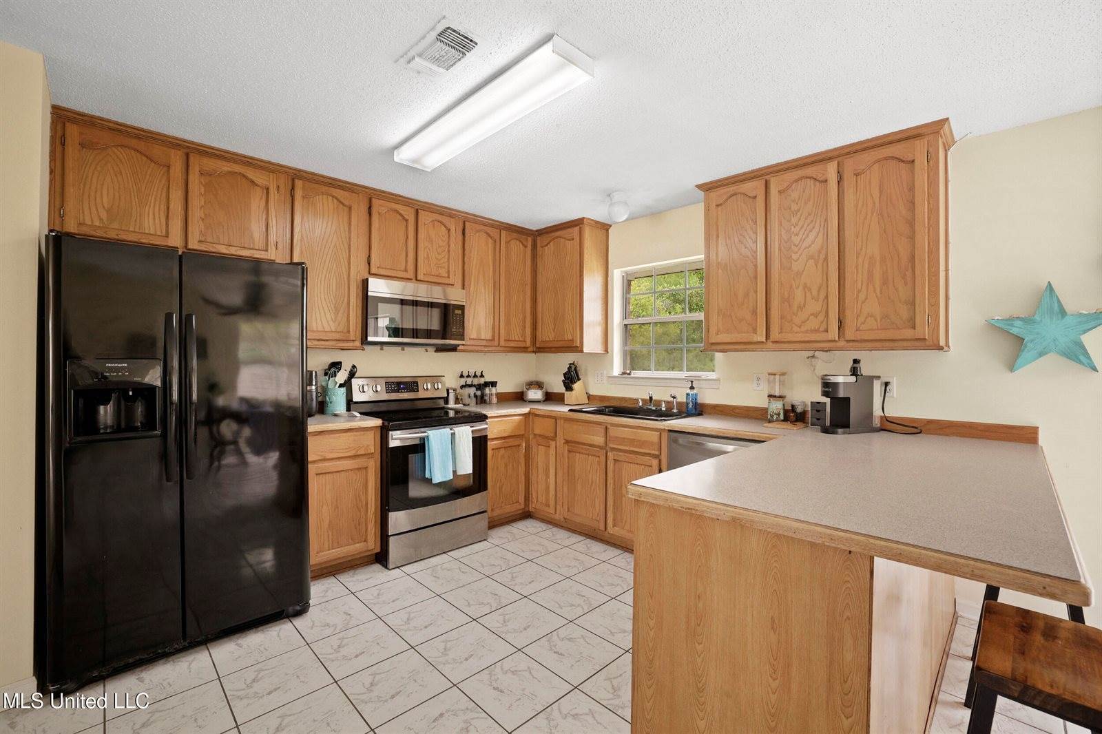 11066 Bayview Lane, Biloxi, MS 39532