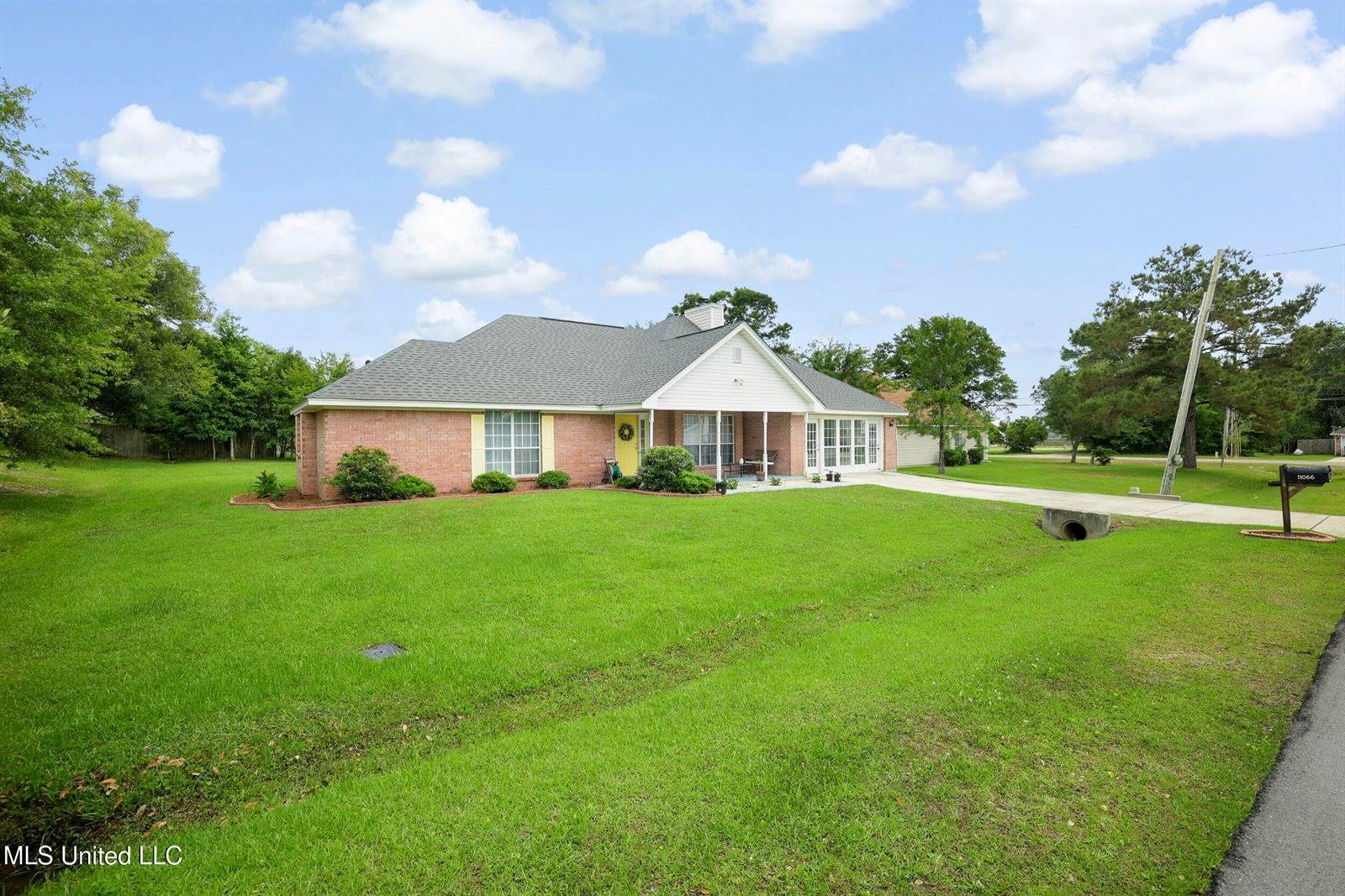 11066 Bayview Lane, Biloxi, MS 39532