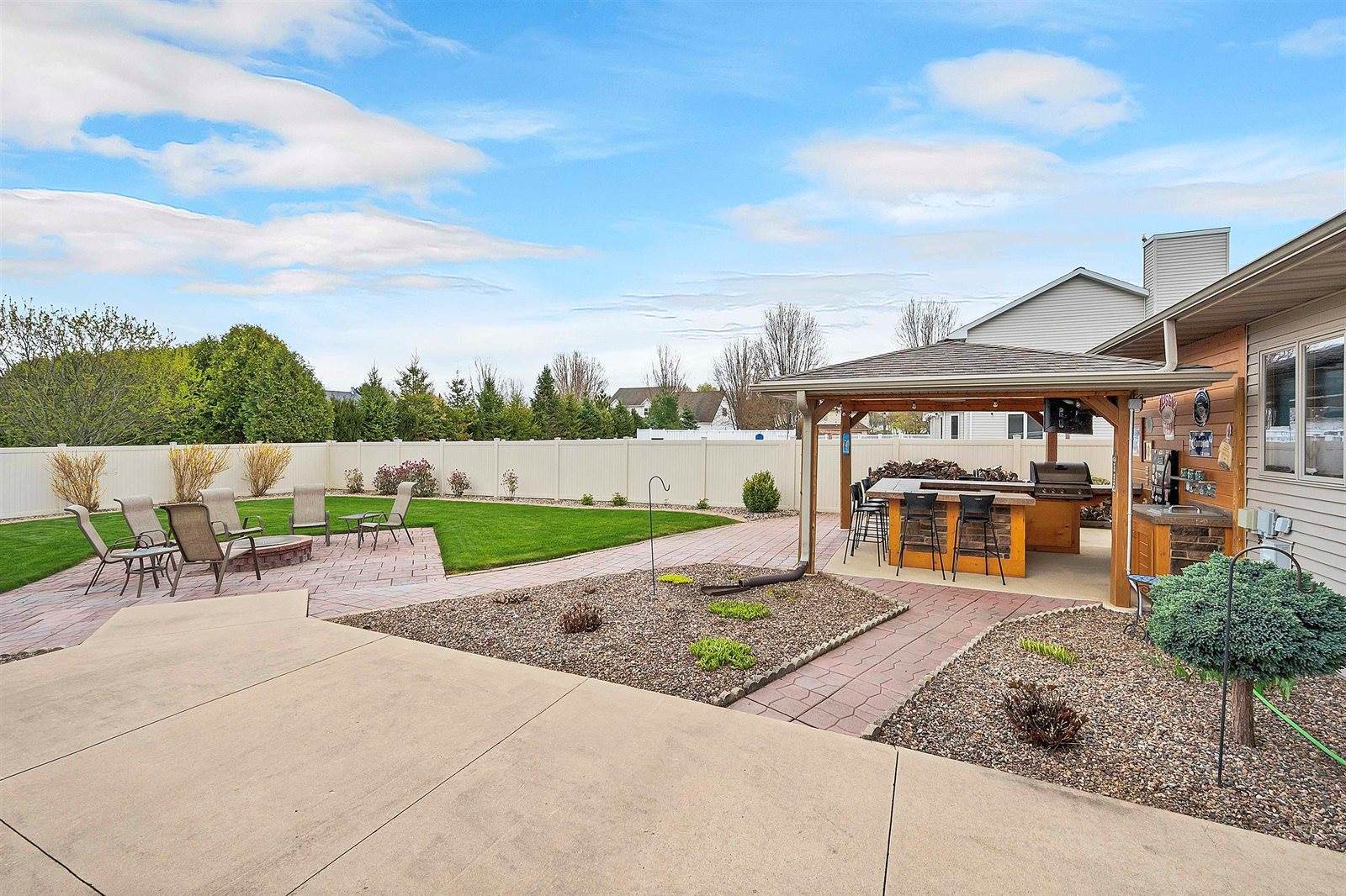 1520 Belle Plane Circle, Howard, WI 54313