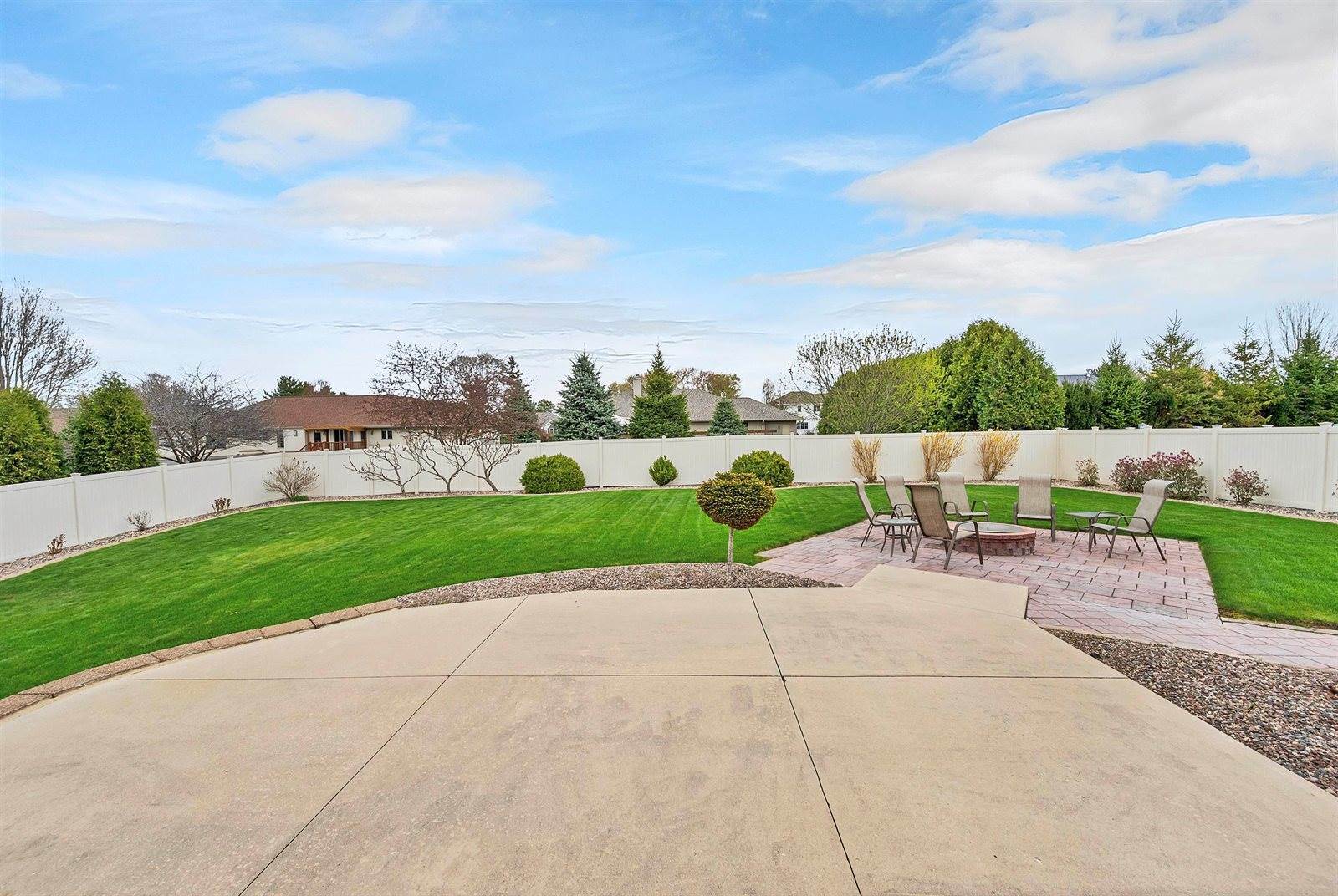 1520 Belle Plane Circle, Howard, WI 54313