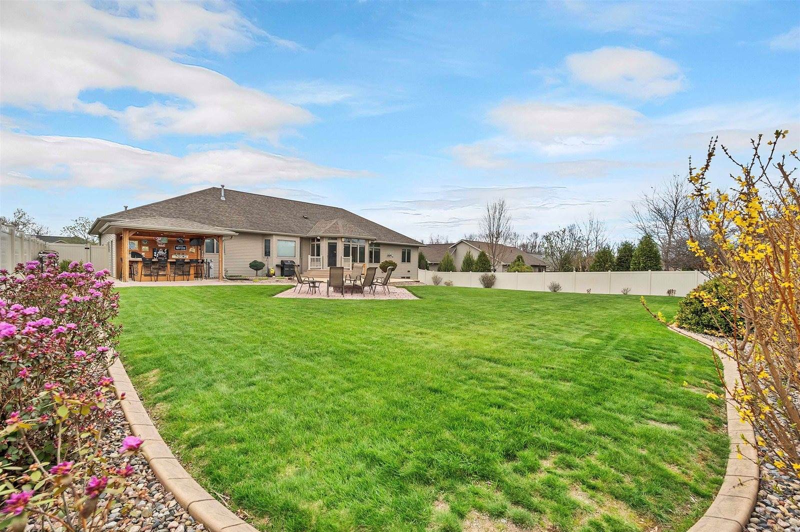 1520 Belle Plane Circle, Howard, WI 54313