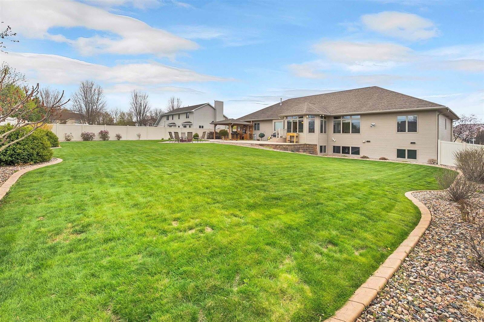 1520 Belle Plane Circle, Howard, WI 54313