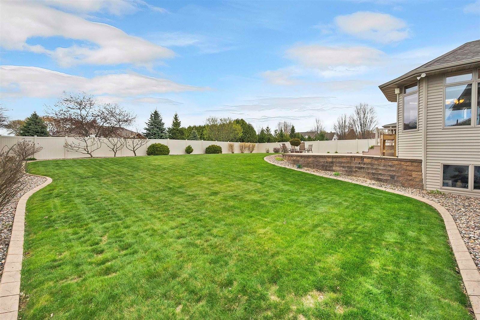 1520 Belle Plane Circle, Howard, WI 54313