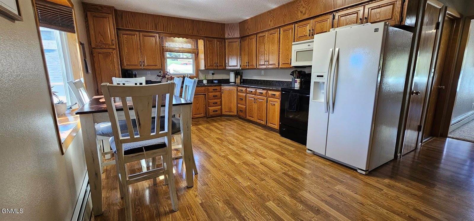 1013 5th Avenue NW, Mandan, ND 58554