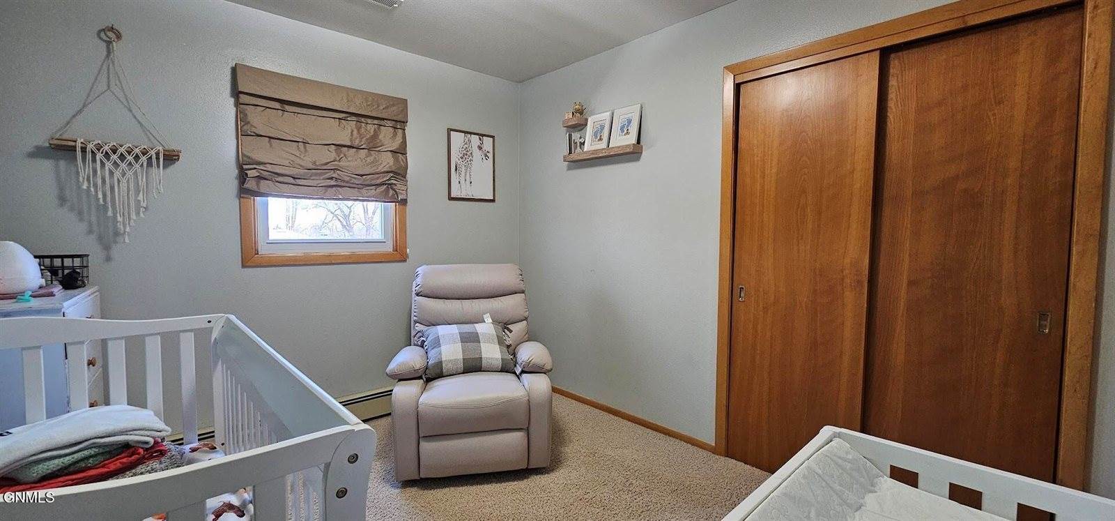 1013 5th Avenue NW, Mandan, ND 58554