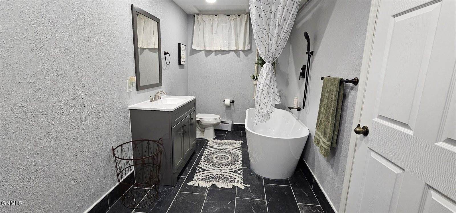 1013 5th Avenue NW, Mandan, ND 58554