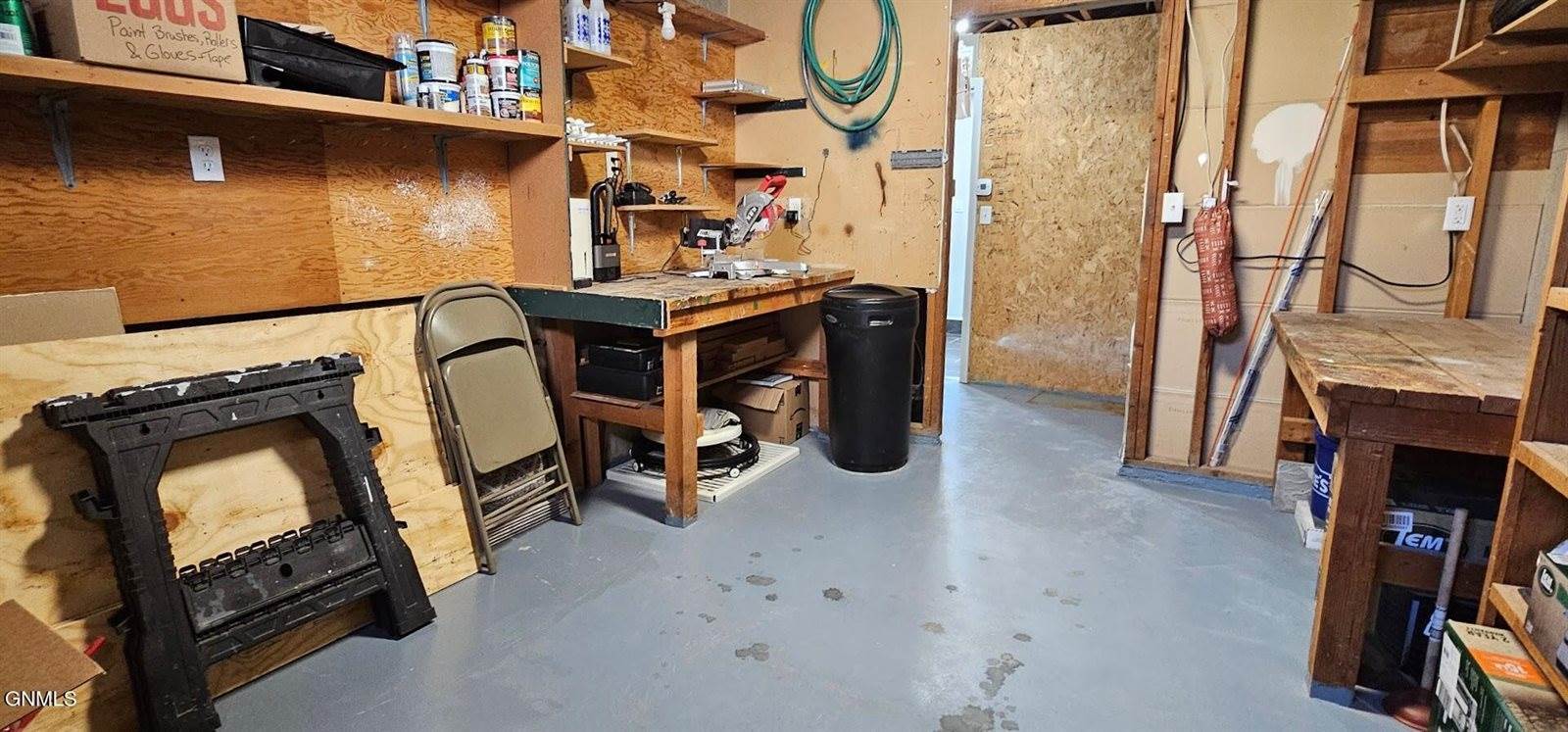 1013 5th Avenue NW, Mandan, ND 58554