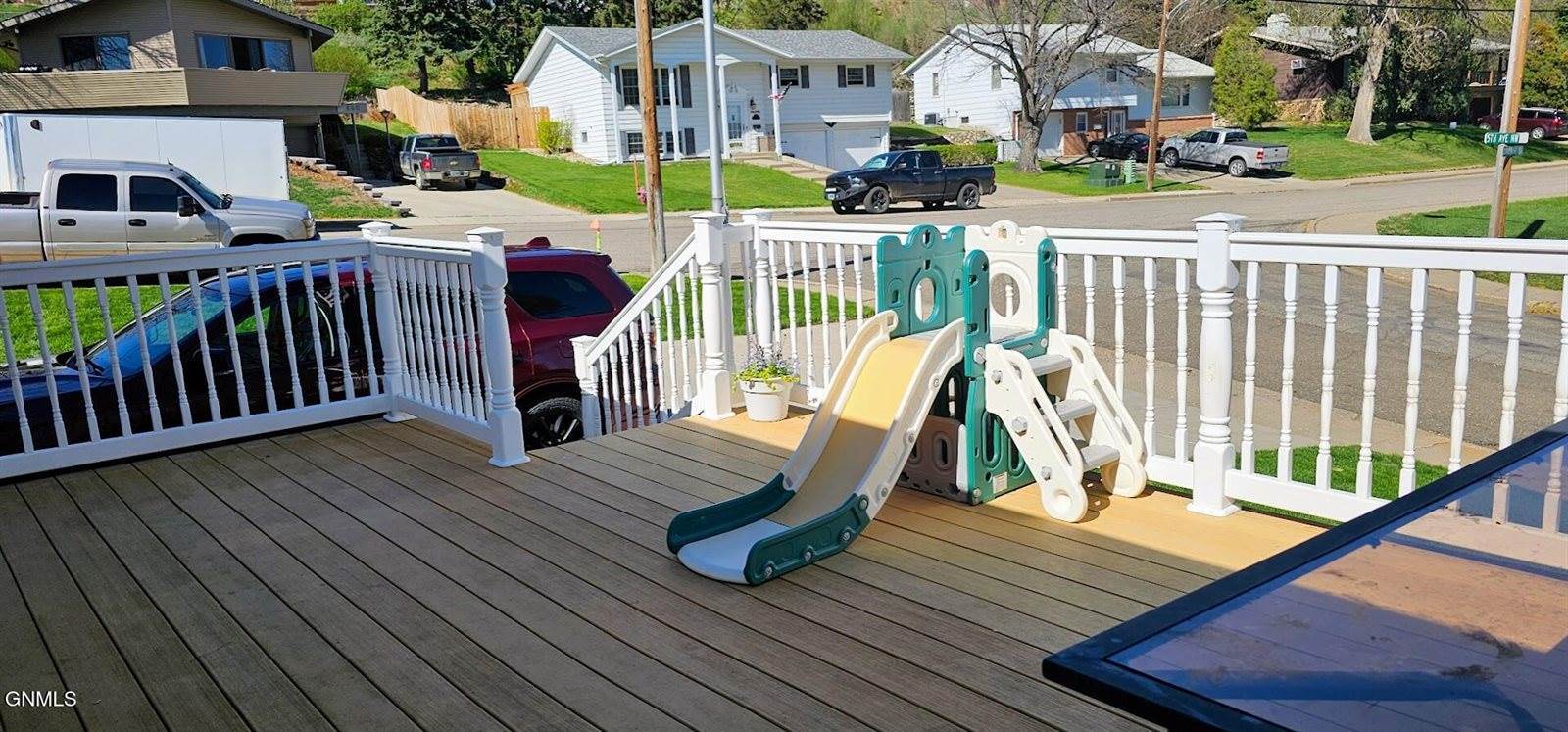 1013 5th Avenue NW, Mandan, ND 58554