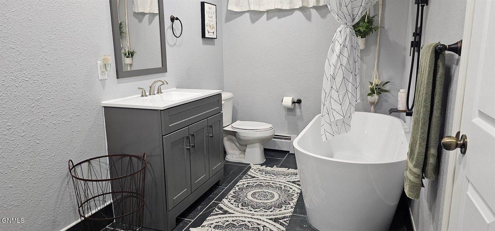 1013 5th Avenue NW, Mandan, ND 58554