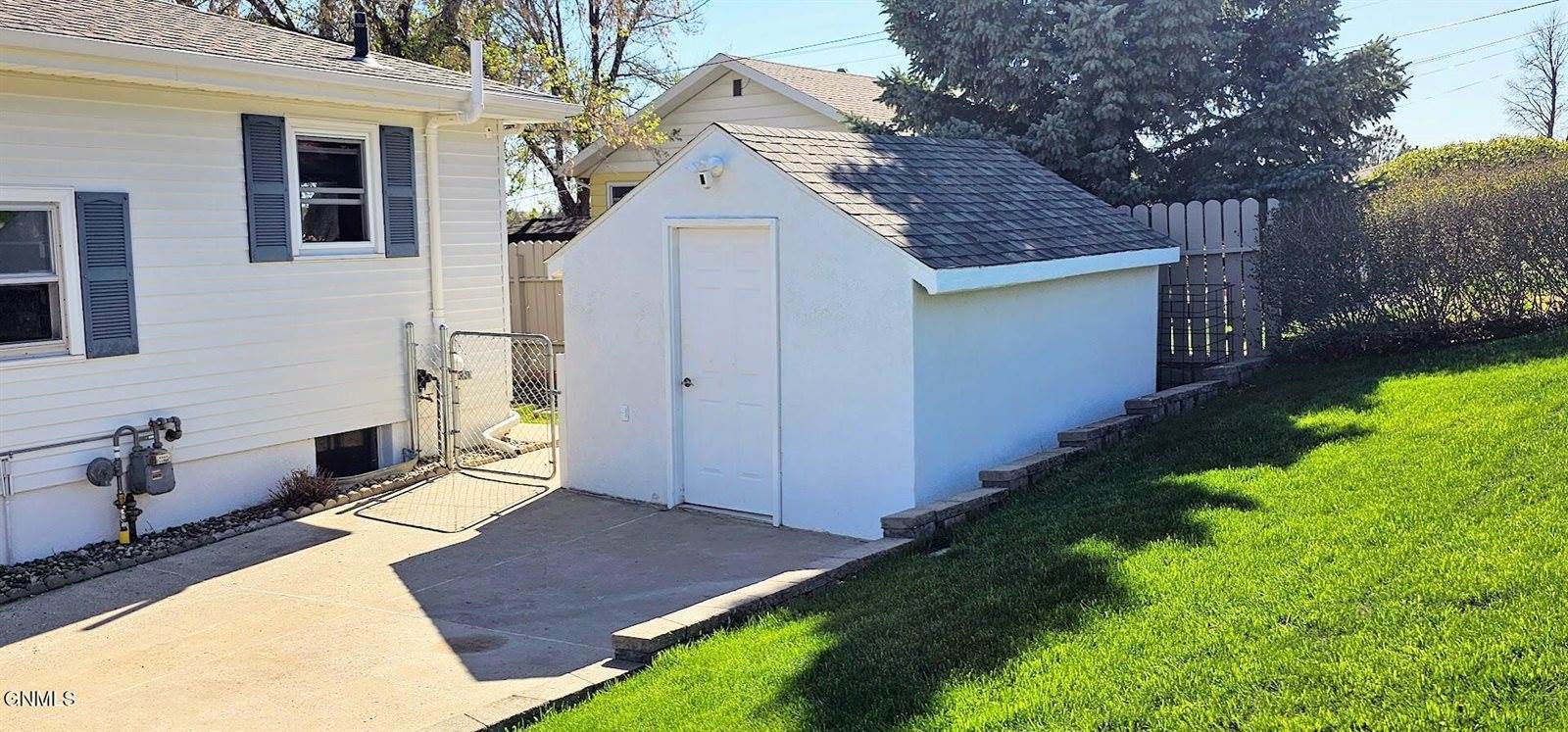 1013 5th Avenue NW, Mandan, ND 58554