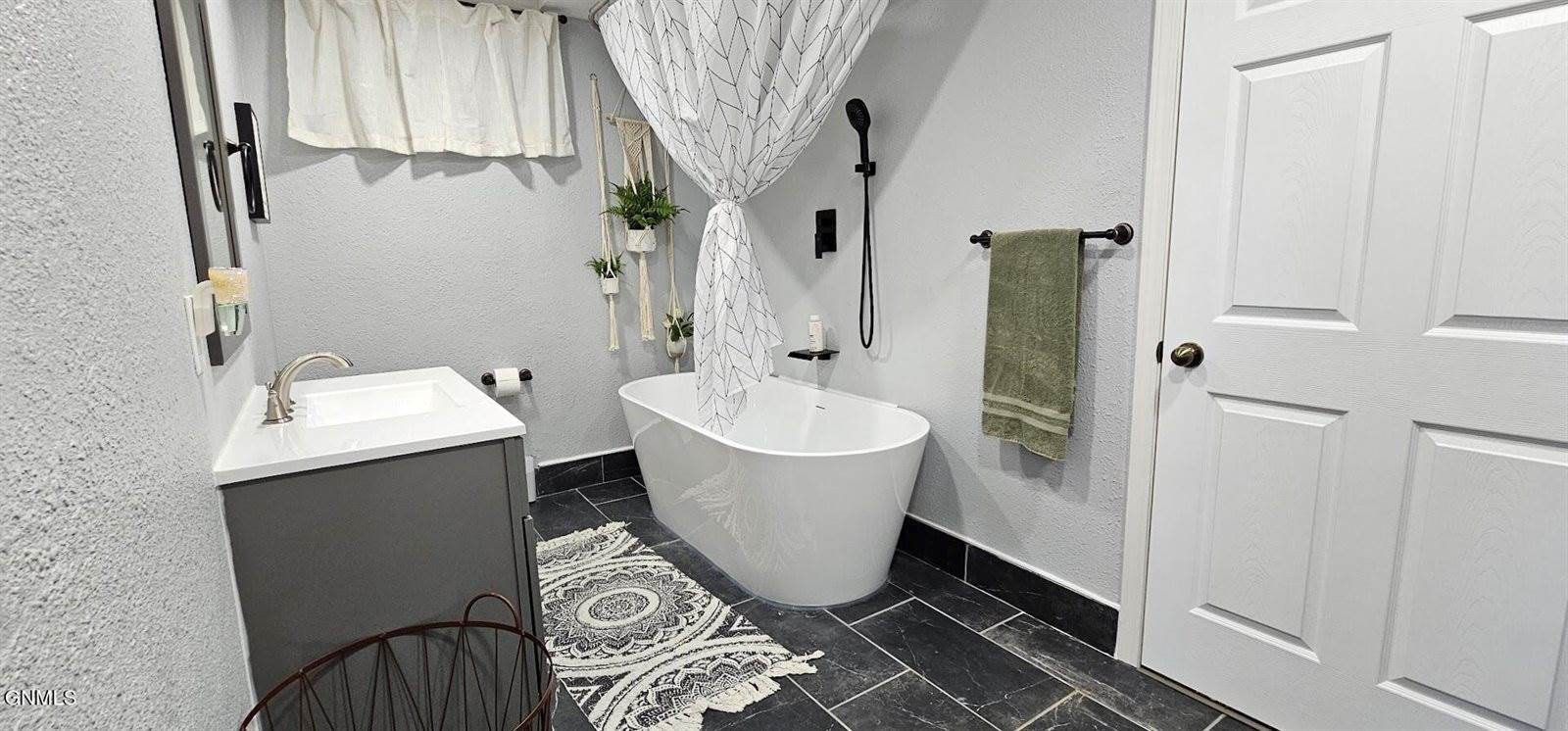 1013 5th Avenue NW, Mandan, ND 58554