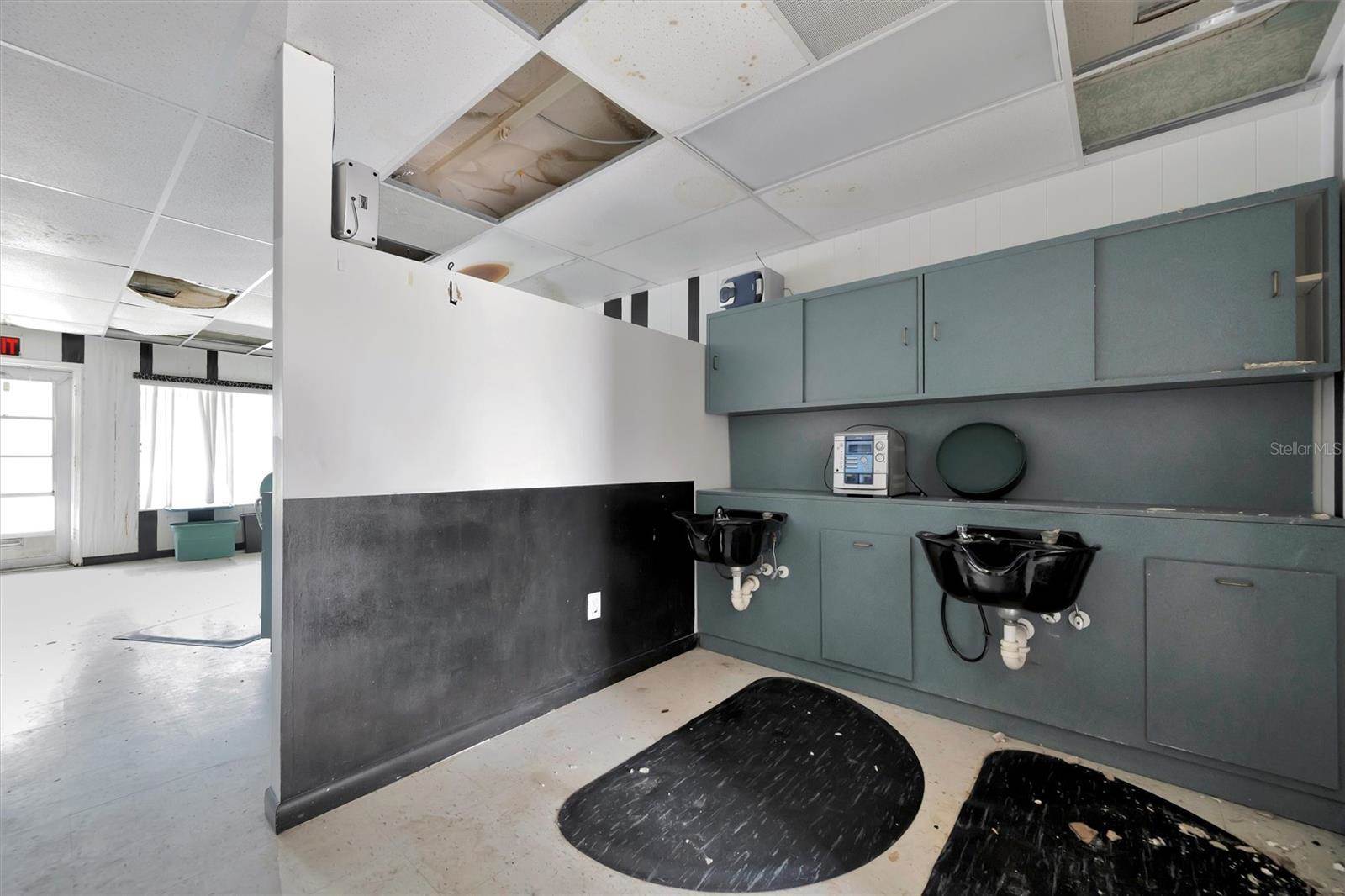 1201 50th Avenue Plaza West, Bradenton, FL 34207