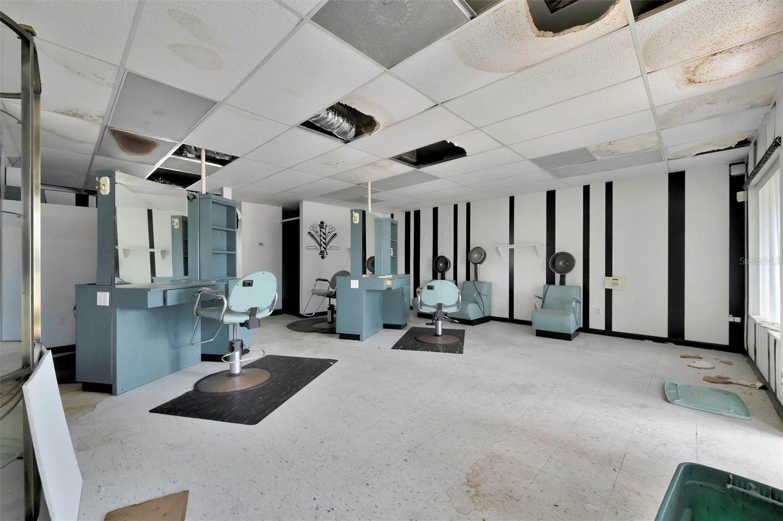 1201 50th Avenue Plaza West, Bradenton, FL 34207