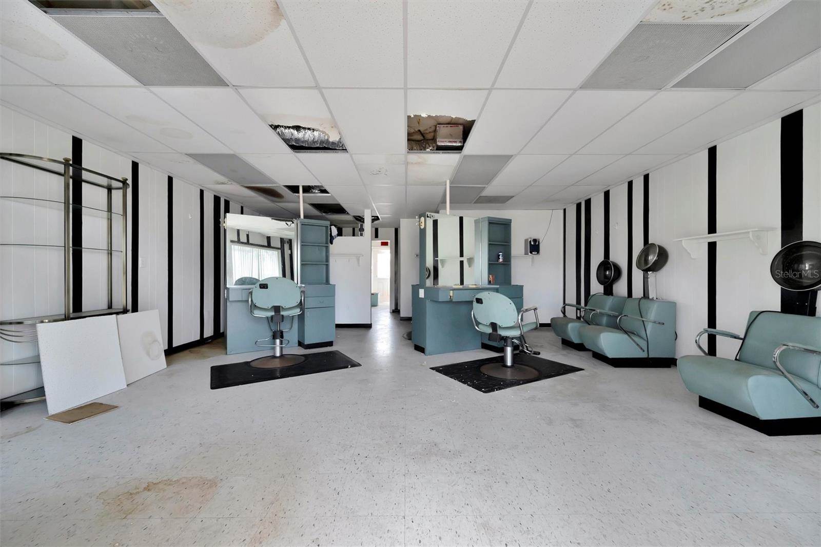 1201 50th Avenue Plaza West, Bradenton, FL 34207