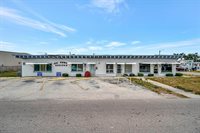 1201 50th Avenue Plaza West, Bradenton, FL 34207