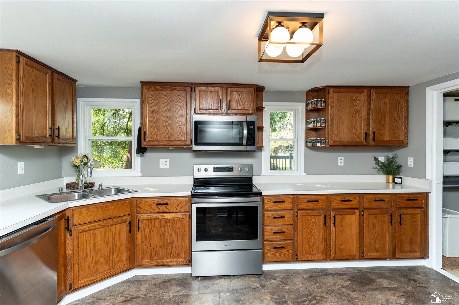 13802 Biscayne Avenue, Monroe, MI 48161