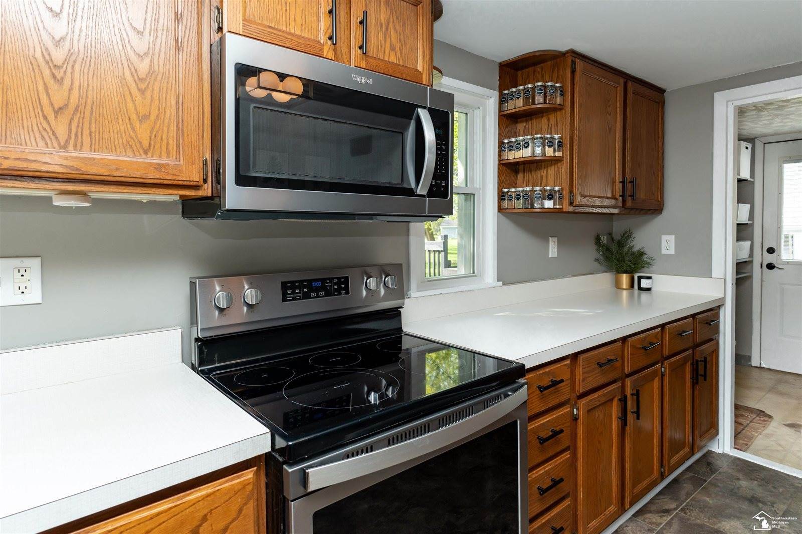 13802 Biscayne Avenue, Monroe, MI 48161