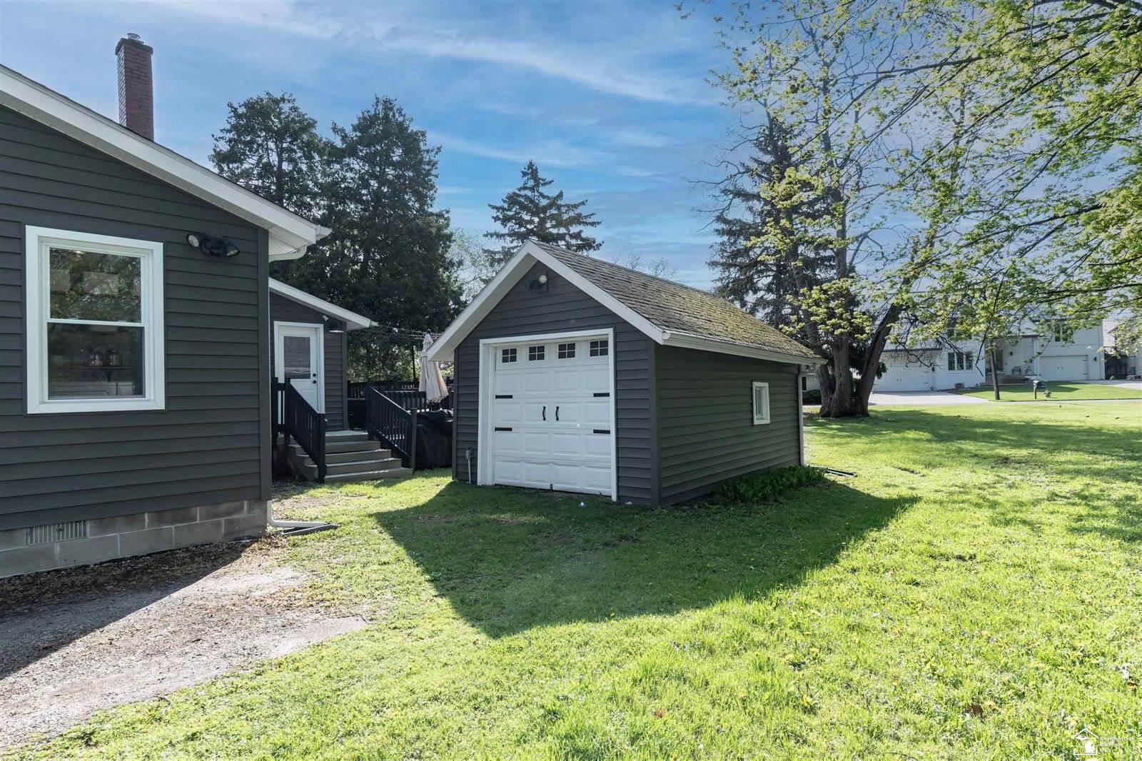 13802 Biscayne Avenue, Monroe, MI 48161