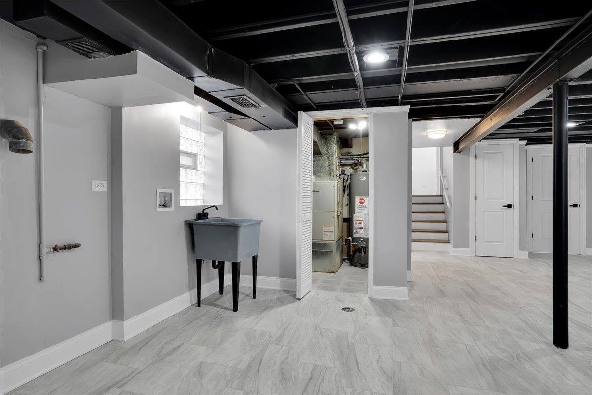 2720 West Seipp Street, Chicago, IL 60652