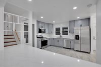 2720 West Seipp Street, Chicago, IL 60652