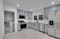2720 West Seipp Street, Chicago, IL 60652