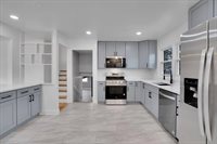 2720 West Seipp Street, Chicago, IL 60652