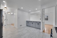 2720 West Seipp Street, Chicago, IL 60652