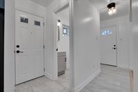 2720 West Seipp Street, Chicago, IL 60652