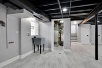 2720 West Seipp Street, Chicago, IL 60652
