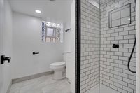 2720 West Seipp Street, Chicago, IL 60652